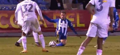 CBA：辽宁男篮轻松击败山东