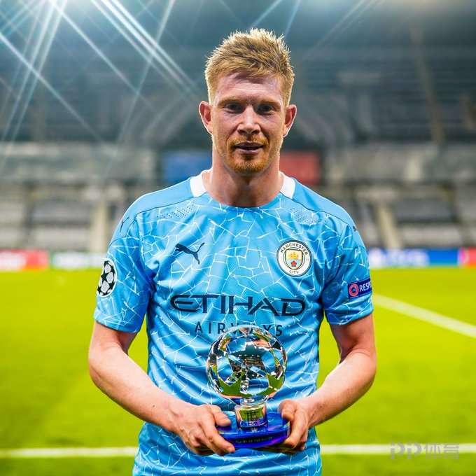 C罗中场休息时对裁判表达不满，讽刺道：你吹得太好了